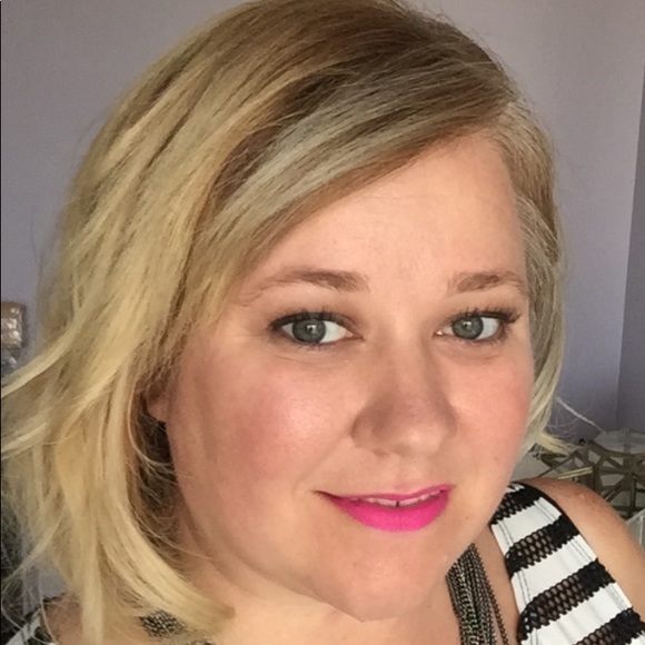 Meet your Posher, Amy - Picture 1 of 1